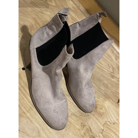 Forever 21 Chelsea Boots Pointed Toe Suede Heeled Size Womens 6 - Picture 11 of 11